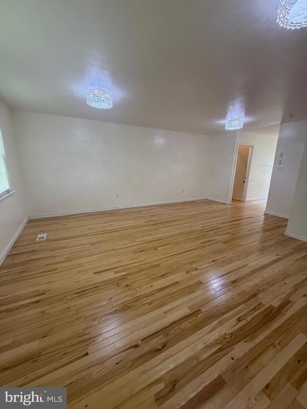 Building Photo - 28 Oak Shadows Ct