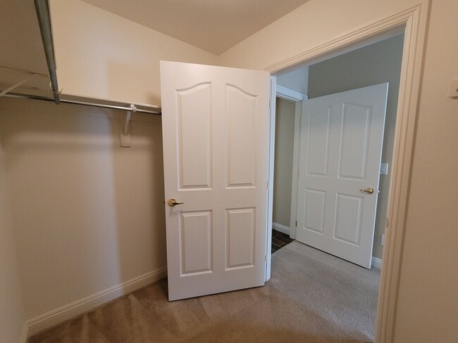 Building Photo - Beautiful Single Story Town Home in Mountains Edge Community