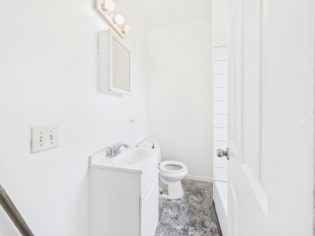 Building Photo - 8535 S Givins Ct