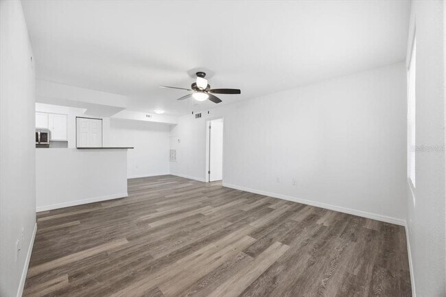 Building Photo - 3028 Parkway Blvd