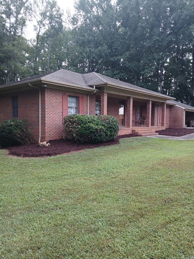 Building Photo - 3/2 in Shelby, NC