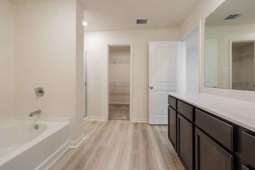 Building Photo - 8414 Bermuda Blue Rd