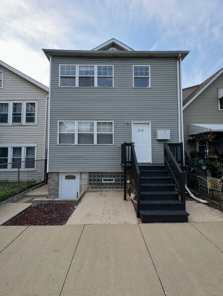 Building Photo - 2714 W Julia Ct
