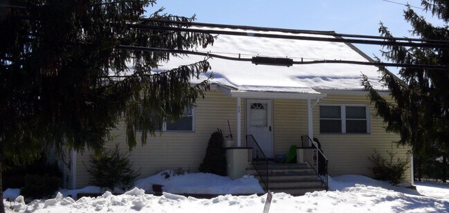 Building Photo - 42 Beekman Rd