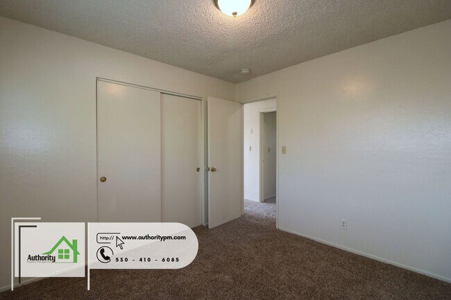 Building Photo - 1378 Aspen Dr
