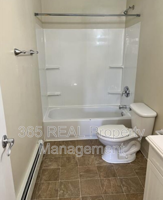 Building Photo - 709 37th Ave