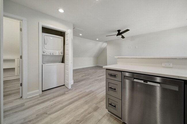 Building Photo - Unique Single Family Home in Matthews!