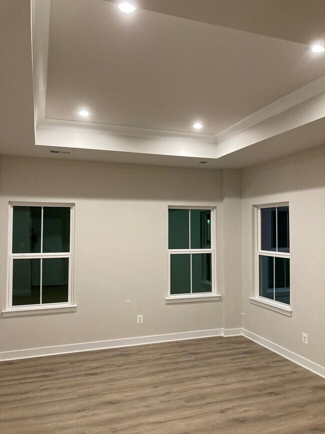 Building Photo - 2020 Rivers Dr