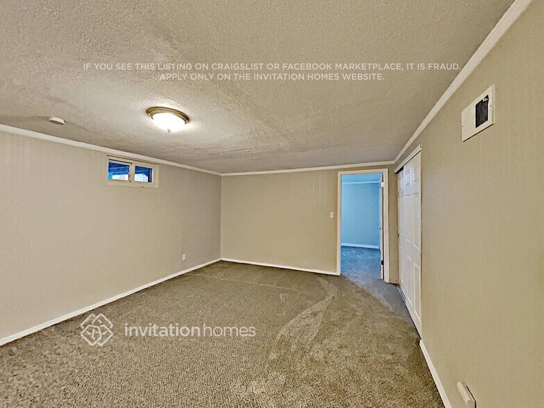 Building Photo - 10110 Depew St