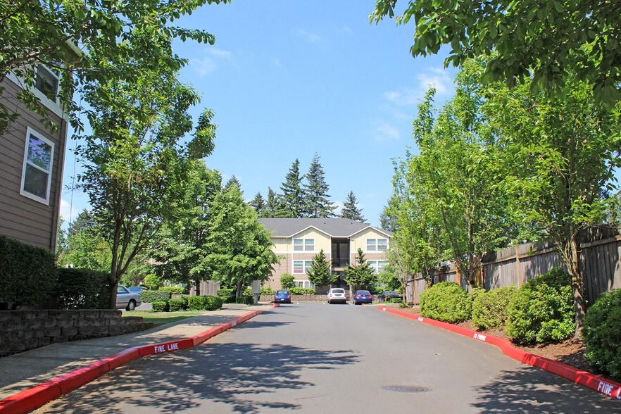 Building Photo - 683 NE 162nd Ave