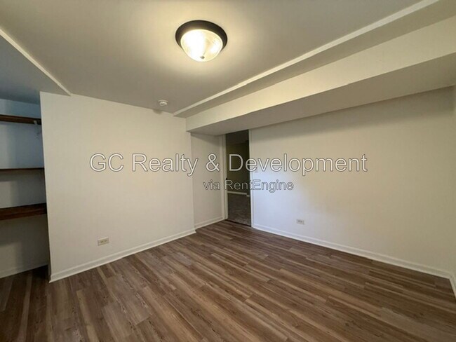Building Photo - 689 Laurel Ave