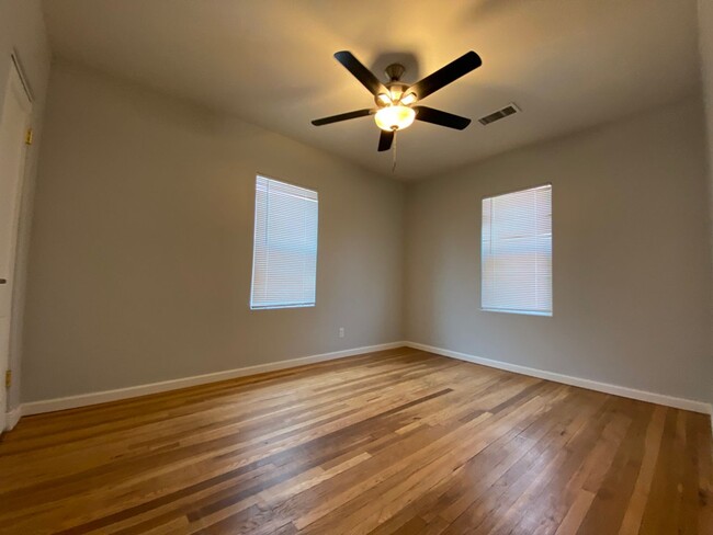 Building Photo - Cute 3 bedroom.  Nob Hill/UNM Location! Cu...