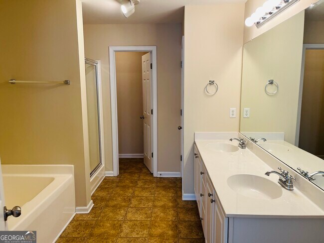 Building Photo - 39 Tahoe Dr