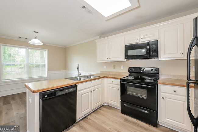Building Photo - 1808 Maxey Ln
