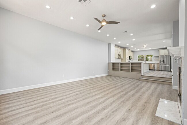 Building Photo - 487 Pinellas Bayway S