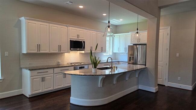Building Photo - 142 Mayfield Dr