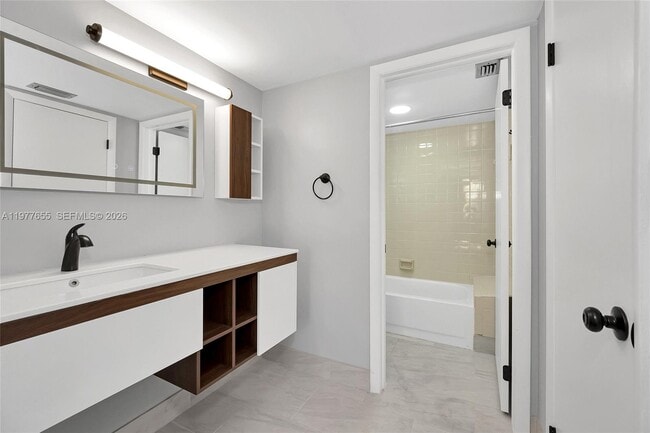 Building Photo - 8600 NW 34th Pl