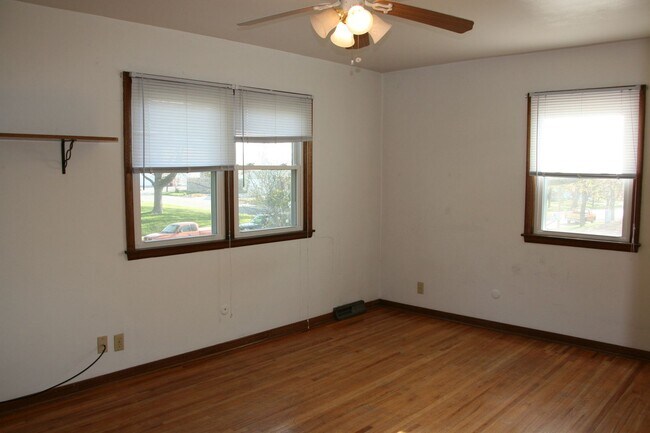 Building Photo - W 2nd St 1408-1410