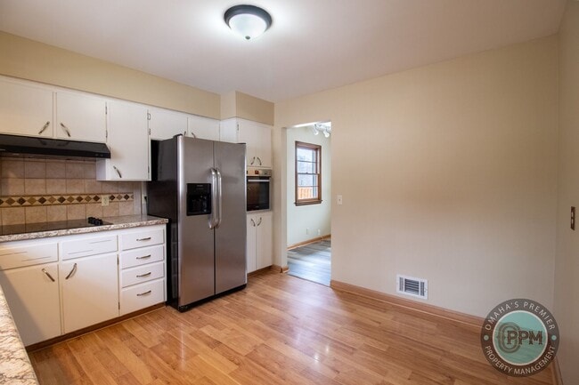 Building Photo - 3 Bed Home | 67th & Blondo