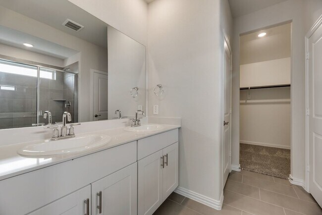 Building Photo - 3311 Celestial Ln