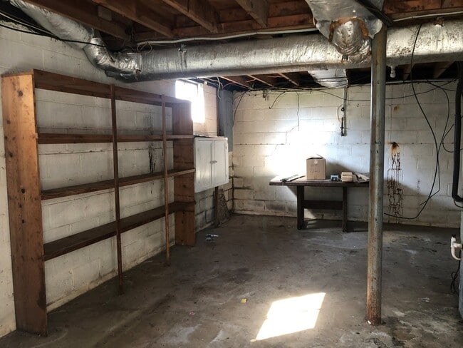 Building Photo - Brick Ranch with fresh paint! Carport! Located right at Fort Ave and Wards Rd