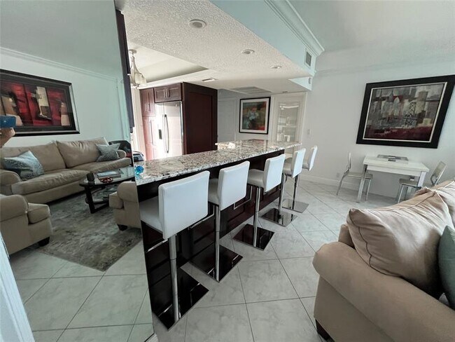 Building Photo - 333 NE 21st Ave