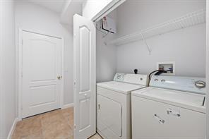 Building Photo - Spanish River Road, Fort Pierce, FL 34951 - 7 BR 4 BA single-family home