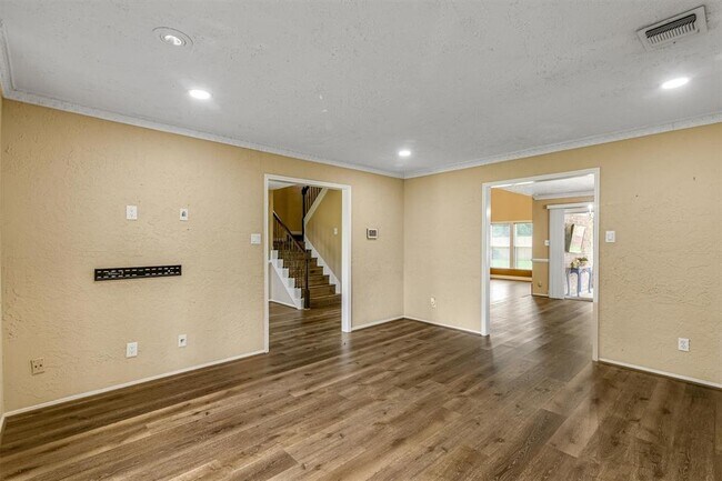 Building Photo - 14919 Parkville Dr