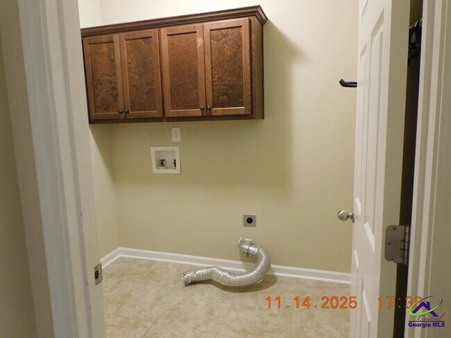 Building Photo - 317 Flowing Meadows Dr