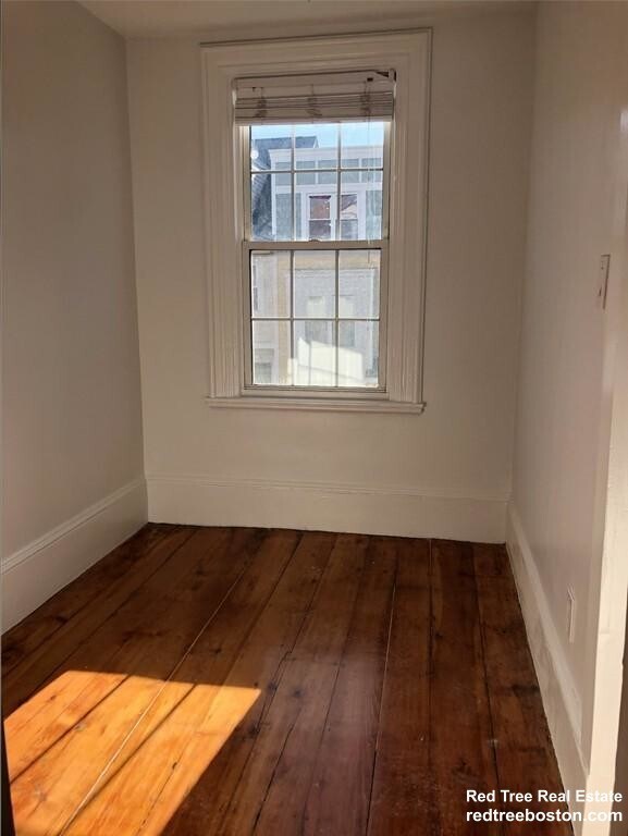 Building Photo - 22 Maverick St