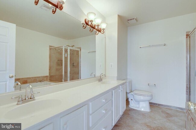 Building Photo - 43794 Virginia Manor Terrace
