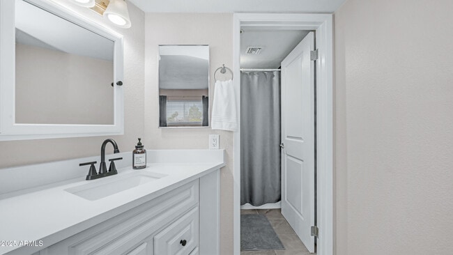 Building Photo - 2615 Hayden Rd