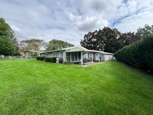 Building Photo - 4316 El Rancho Dr