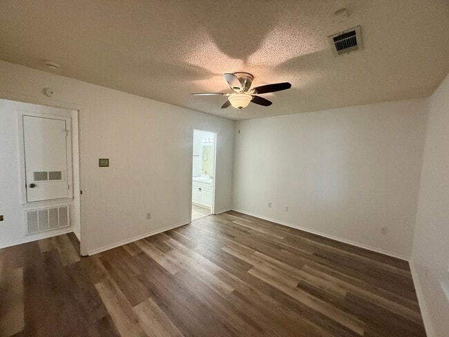 Building Photo - 1015 Allyson Ave