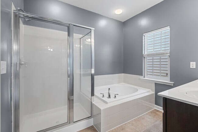 Building Photo - 10777 White Dogwood Dr