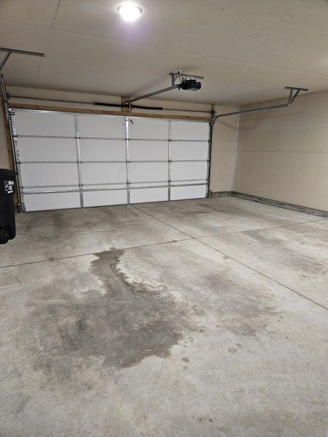 Building Photo - 2 bedroom in Billings MT 59105