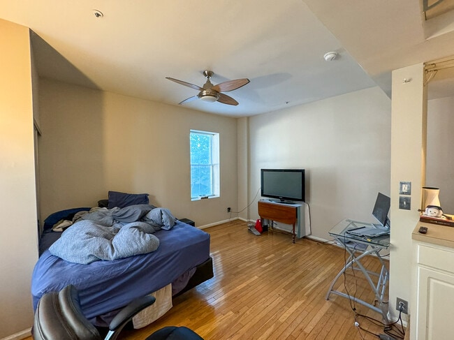 Building Photo - 1415 Chapin St NW