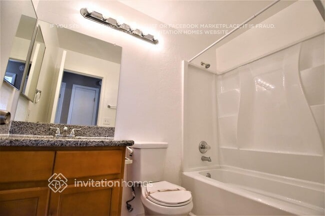 Building Photo - 836 E Morelos St
