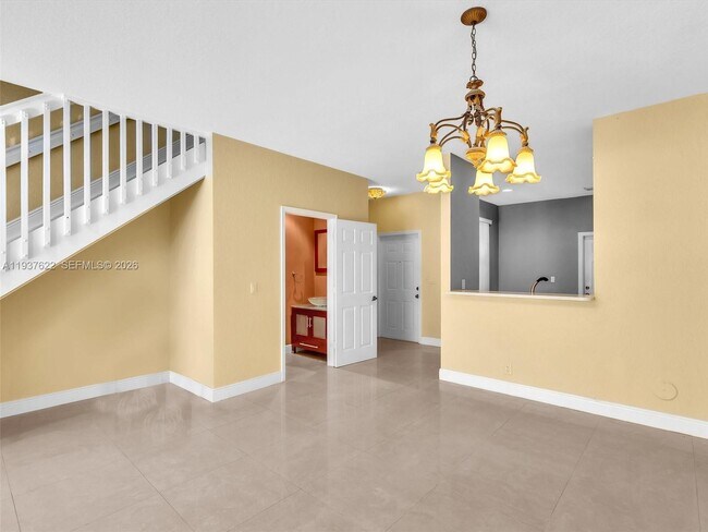 Building Photo - 3878 Tree Top Dr