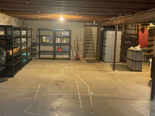 Building Photo - 3697 Gresham Ave N