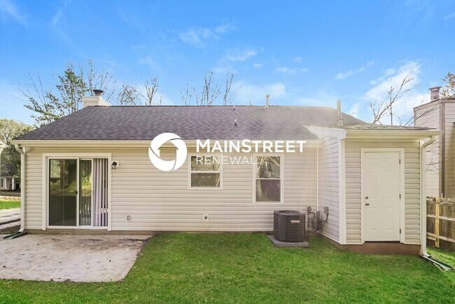 Building Photo - 2 Bedroom Pet-Friendly Home in Charlotte, NC with Main Street Renewal