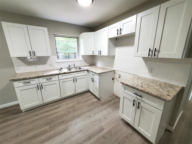 Building Photo - 8907 Shepard Dr