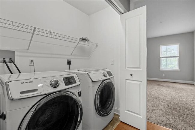 Building Photo - 567 Chesnic Dr