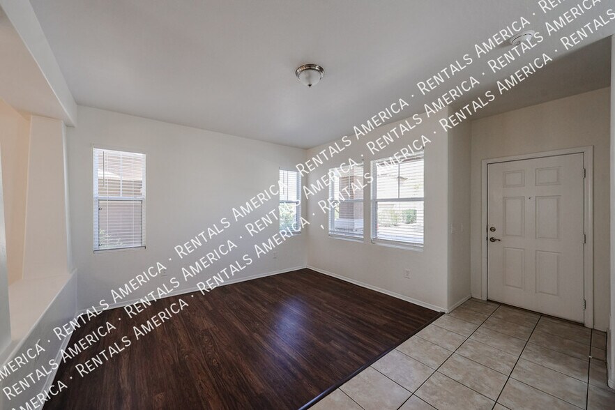 Building Photo - 3005 W Ferruccio Pl