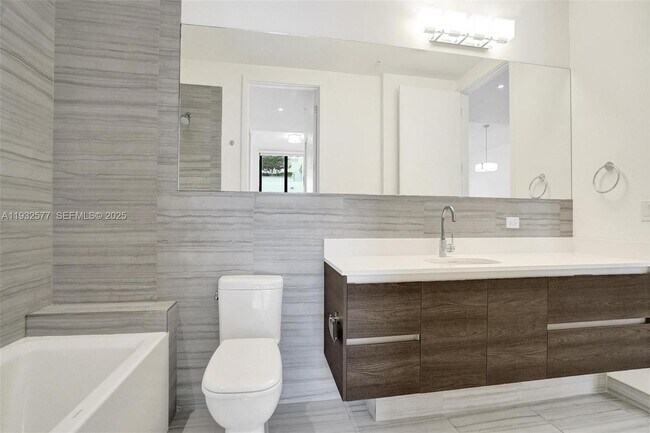 Building Photo - 301 Altara Ave