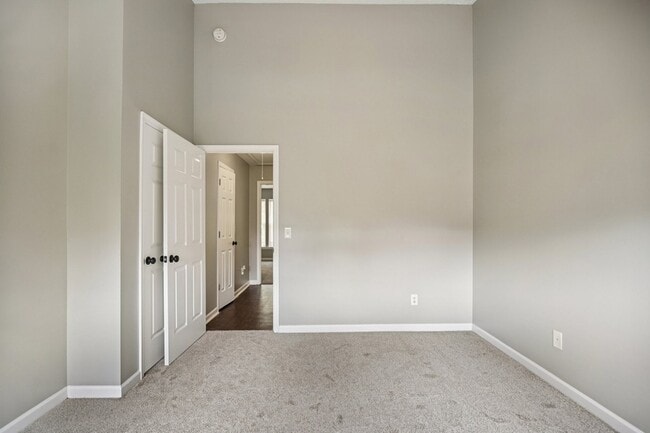 Building Photo - 7718 Porter House Dr