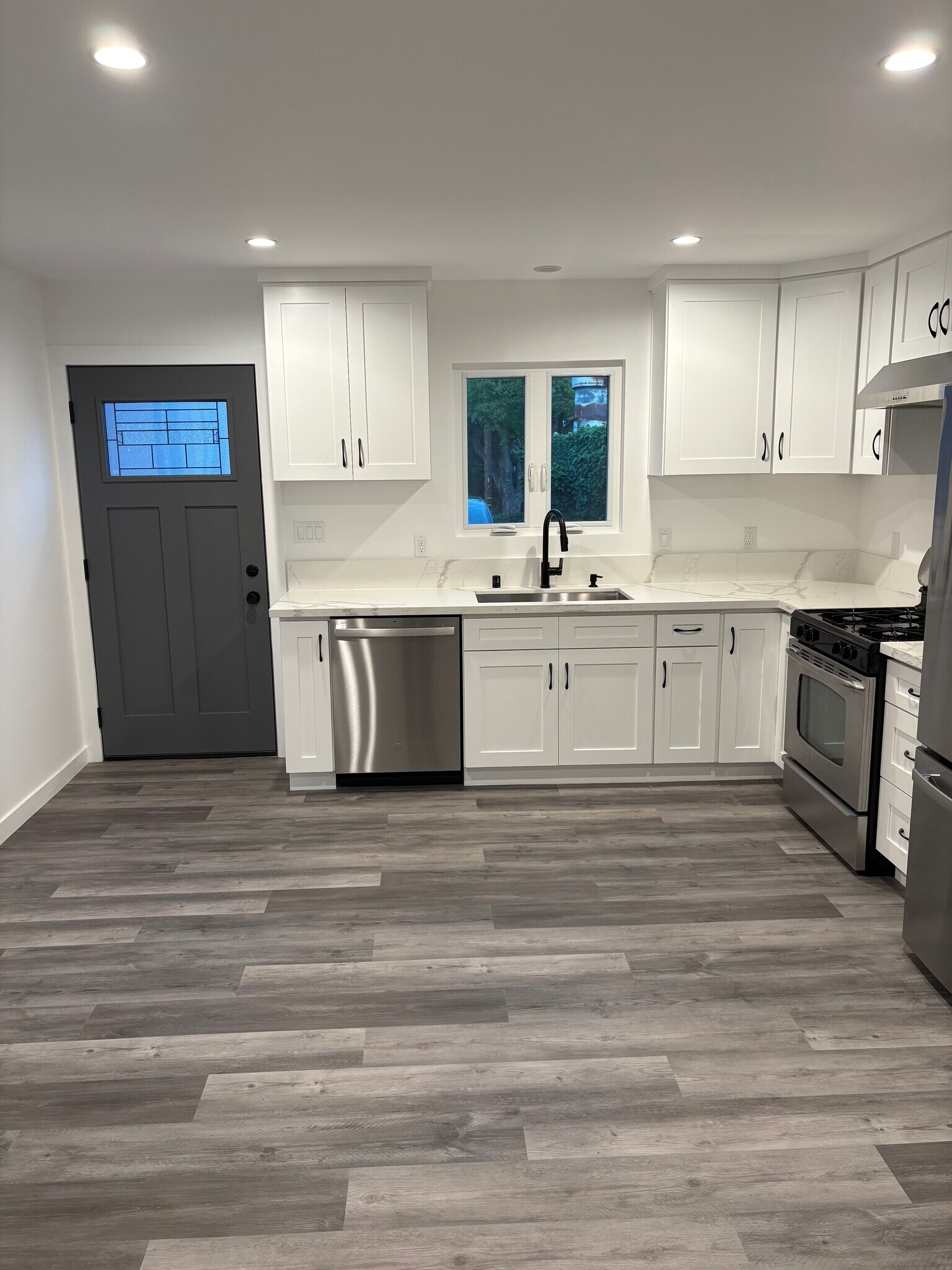 Spacious - 231 Vista Ave