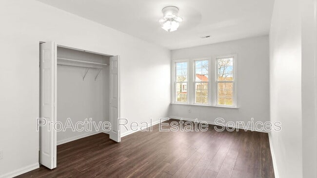 Building Photo - 417 W 30th St