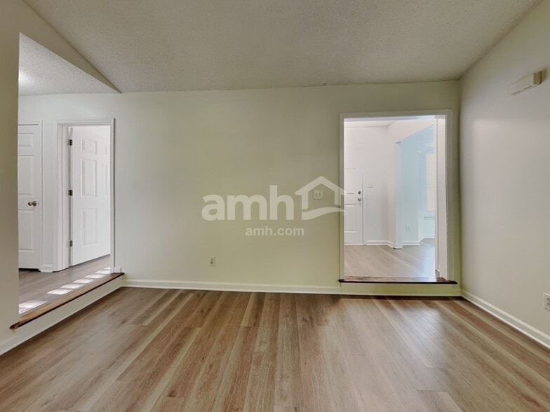 Building Photo - 205 Wood Green Dr