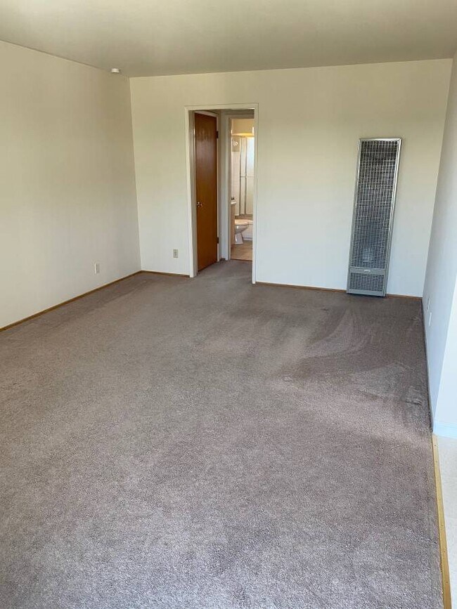 Building Photo - 1940 California St